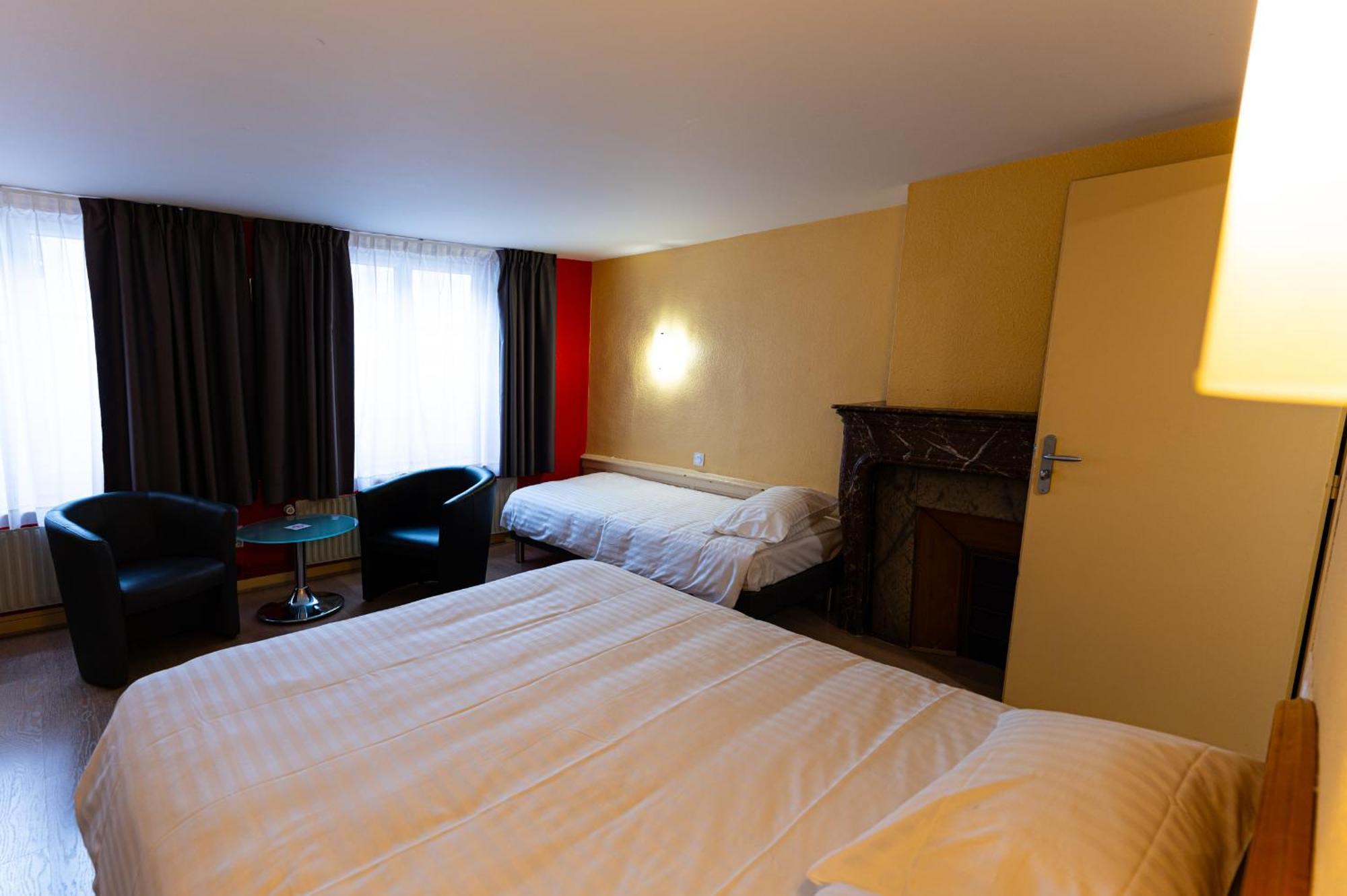 Hotel Cheval De Bronze Remiremont Exterior photo